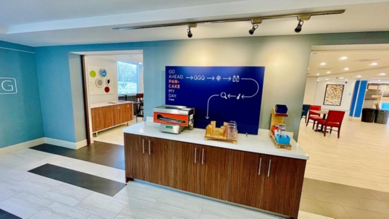 Holiday Inn Express - Fall River North מראה חיצוני תמונה