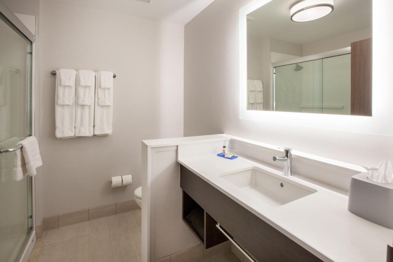 Holiday Inn Express - Fall River North מראה חיצוני תמונה