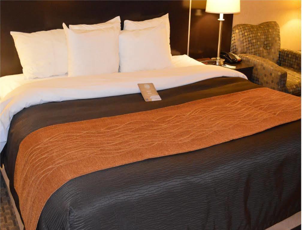 Holiday Inn Express - Fall River North מראה חיצוני תמונה