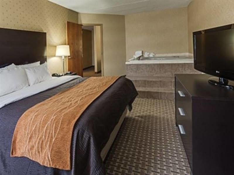 Holiday Inn Express - Fall River North מראה חיצוני תמונה